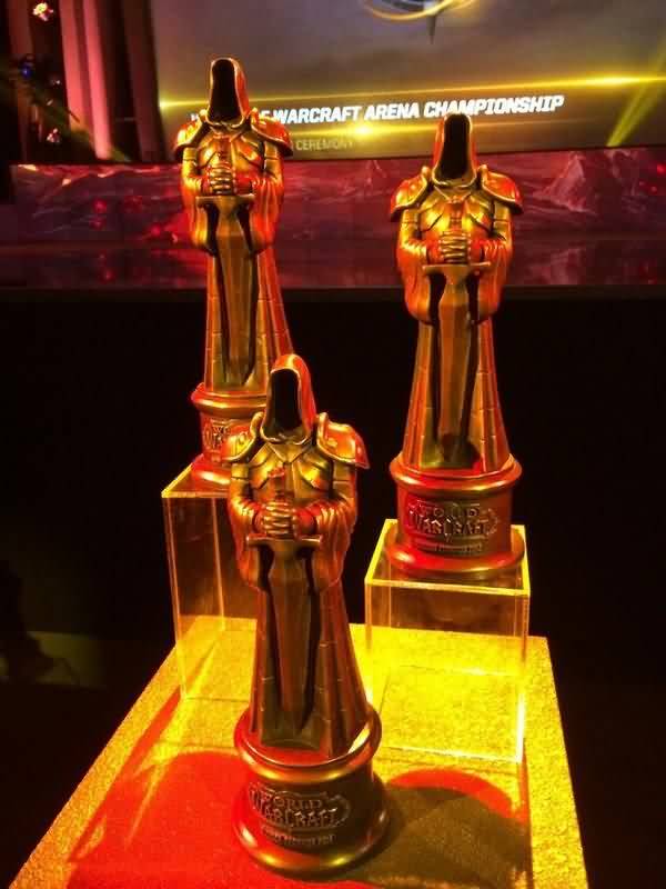 2014魔兽竞技场世锦赛奖杯造型：黑暗之门守卫